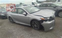 تۆیۆتا کامری